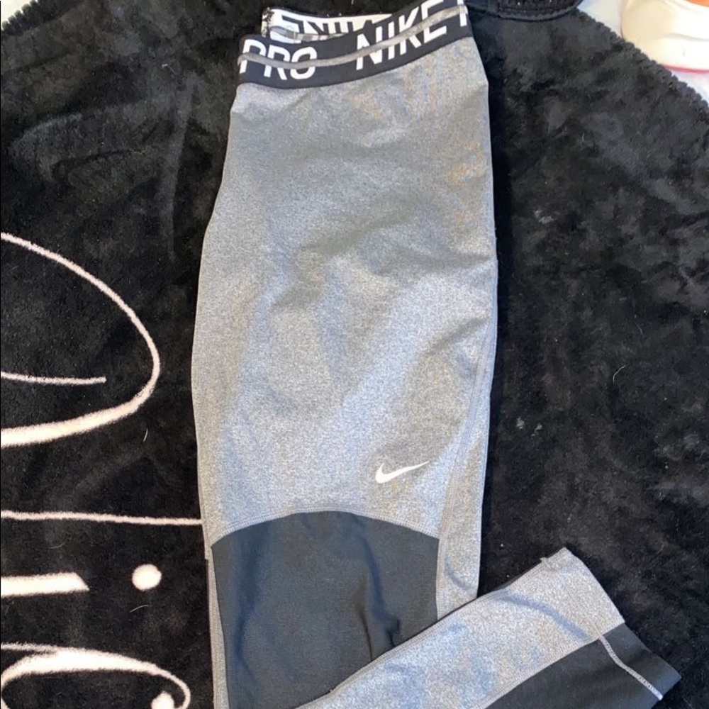 Woman’s Nike leggings